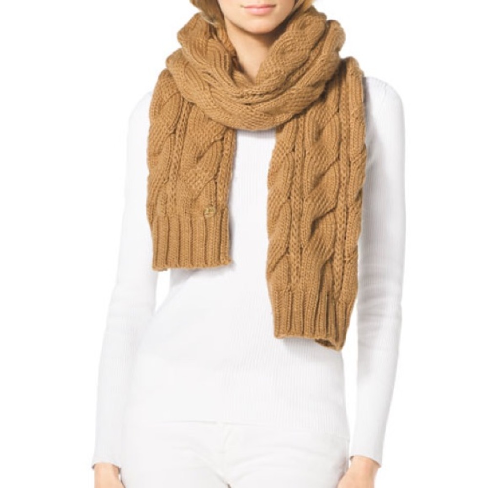 NWT Michael Kors Cable Knit Scarf
